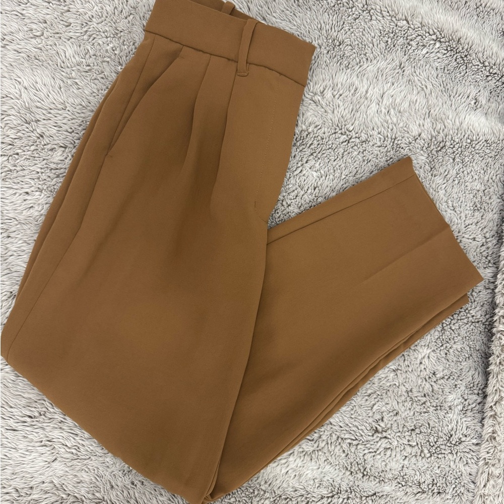 Aritzia carrot pants in size 2 saville color crepette material